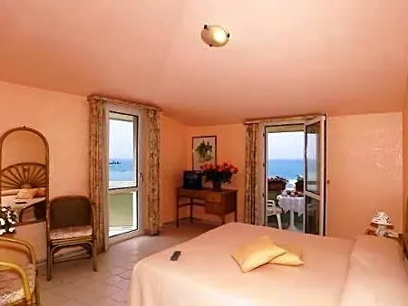 Hotel Mida 3*